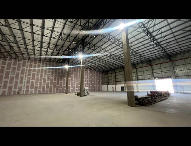 2,500M² WAREHOUSE TO LET IN SPARTAN